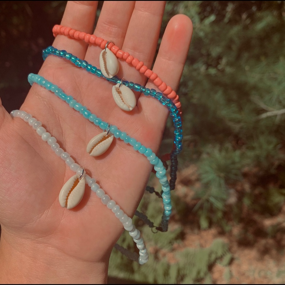 single shell necklace - Picture 4 of 4